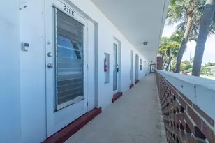 2050 NE 39th St, Lighthouse Point, FL 33064 - Photo 15