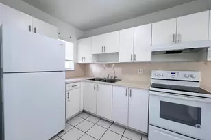 519 W 68th St, Hialeah, FL 33014 - Photo 3