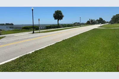 1026 Indian River Drive, Sebastian, FL 32958 - Photo 17