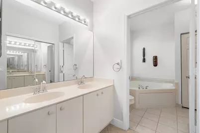 2473 S Coral Trace Circle, Delray Beach, FL 33445 - Photo 15