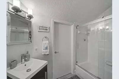 1019 Via Jardin, Riviera Beach, FL 33418 - Photo 15