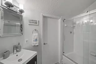 1019 Via Jardin, Riviera Beach, FL 33418 - Photo 15