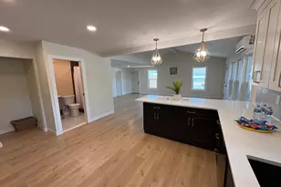 6948 Dartmouth Ave N, Saint Petersburg, FL 33710 - Photo 11