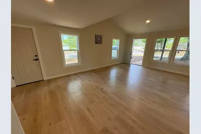 6948 Dartmouth Avenue N, Saint Petersburg, FL 33710 - Photo 3