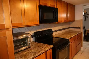 950 NW 175th St, Miami Gardens, FL 33169 - Photo 5