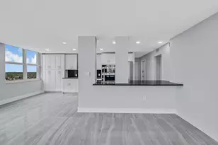 2751 S Ocean Dr, Hollywood, FL 33019 - Photo 17