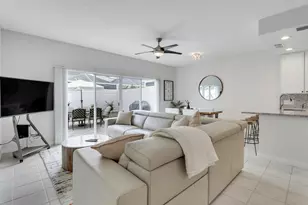 73 Laurel Oaks Cir, Jupiter, FL 33469 - Photo 5