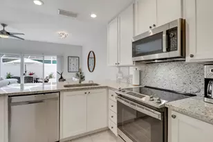 73 Laurel Oaks Cir, Jupiter, FL 33469 - Photo 9