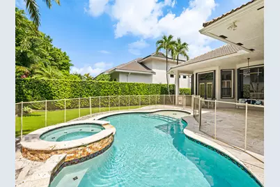 10800 Blue Palm Street, Plantation, FL 33324 - Photo 3