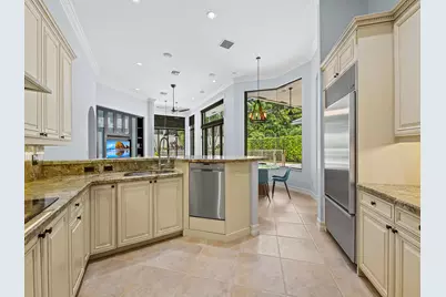 10800 Blue Palm Street, Plantation, FL 33324 - Photo 11