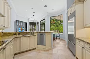 10800 Blue Palm St, Plantation, FL 33324 - Photo 11