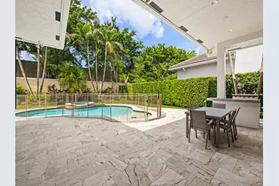 10800 Blue Palm Street, Plantation, FL 33324 - Photo 5