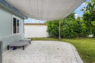 218 Glouchester St, Boca Raton, FL 33487 - Photo 29