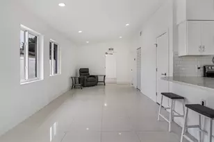218 Glouchester St, Boca Raton, FL 33487 - Photo 9