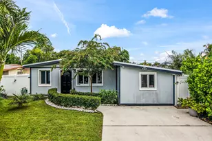 218 Glouchester St, Boca Raton, FL 33487 - Photo 1