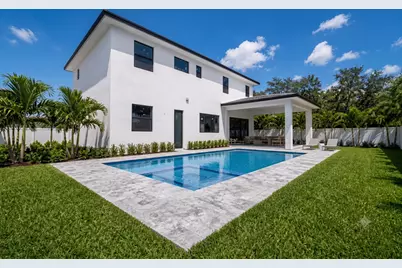 13044 Davie Oaks Drive, Davie, FL 33325 - Photo 5