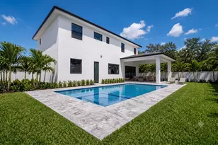 13044 Davie Oaks Dr, Davie, FL 33325 - Photo 5