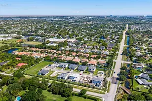 13044 Davie Oaks Dr, Davie, FL 33325 - Photo 7
