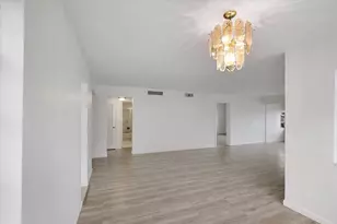 19001 NE 14th Ave, Miami, FL 33179 - Photo 9