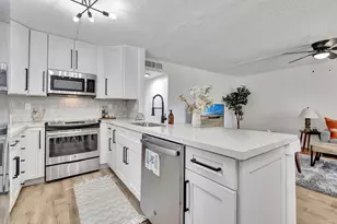52 Burgundy B, Delray Beach, FL 33484 - Photo 17