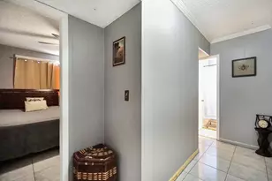 1067 W 43rd Pl, Hialeah, FL 33012 - Photo 13