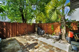 1067 W 43rd Pl, Hialeah, FL 33012 - Photo 21