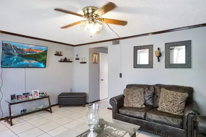 1067 W 43rd Place #68, Hialeah, FL 33012 - Photo 3