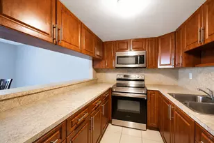 1067 W 43rd Pl, Hialeah, FL 33012 - Photo 5