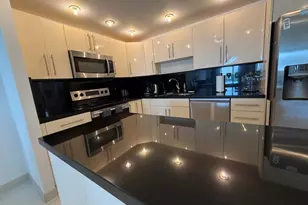 19390 Collins Ave, Sunny Isles Beach, FL 33160 - Photo 7