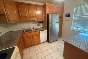 197 Lake Susan Ln, West Palm Beach, FL 33411 - Photo 5