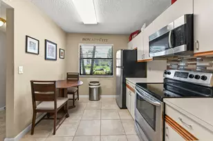 7618 Tahiti Ln, Lake Worth, FL 33467 - Photo 5
