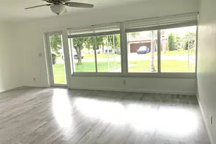 2219 SE 13th St, Pompano Beach, FL 33062 - Photo 9
