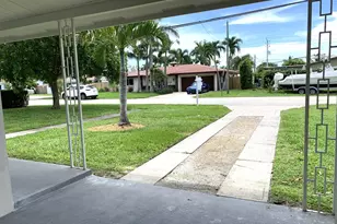 2219 SE 13th St, Pompano Beach, FL 33062 - Photo 13
