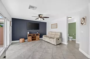 6233 Willoughby Cir, Lake Worth, FL 33463 - Photo 7