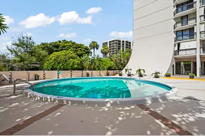 2425 Presidential Way #1006, West Palm Beach, FL 33401 - Photo 17