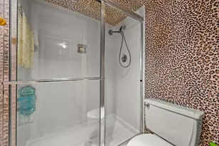 2425 Presidential Way, West Palm Beach, FL 33401 - Photo 19