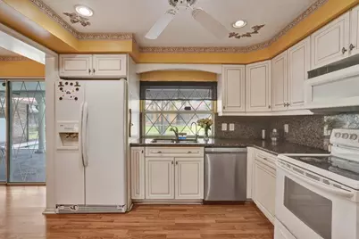 3145 NW 116th Avenue, Coral Springs, FL 33065 - Photo 13