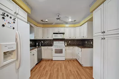 3145 NW 116th Avenue, Coral Springs, FL 33065 - Photo 11