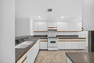 1998 NE 7th St, Deerfield Beach, FL 33441 - Photo 13