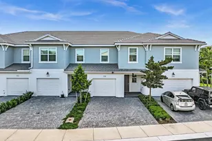 556 Sanderling Cir, Deerfield Beach, FL 33442 - Photo 1