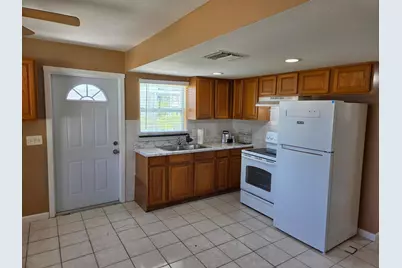 337 Hernando Street, Fort Pierce, FL 34949 - Photo 1