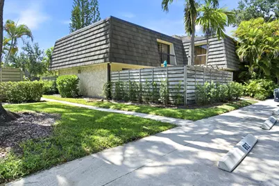 605 6th Terrace, Palm Beach Gardens, FL 33418 - Photo 1