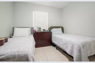 3231 Vassallo Avenue, Palm Springs, FL 33461 - Photo 7