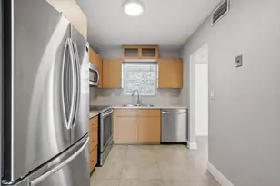 7980 N French Dr, Pembroke Pines, FL 33024 - Photo 11
