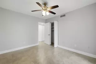7980 N French Dr, Pembroke Pines, FL 33024 - Photo 29