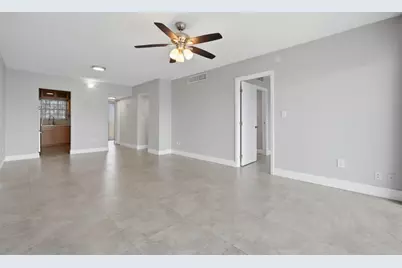 7980 N French Drive #Unit 3-305, Pembroke Pines, FL 33024 - Photo 9