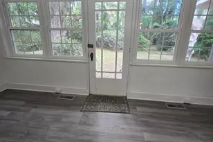 8305 Hogan Rd, Jacksonville, FL 32216 - Photo 9