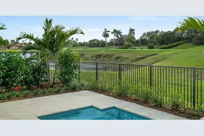 110 SE Via Verona, Port Saint Lucie, FL 34984 - Photo 3