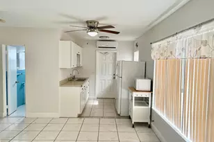 417 NE 2nd St, Boynton Beach, FL 33435 - Photo 3