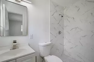 911 SE Dolphin Dr, Stuart, FL 34996 - Photo 3